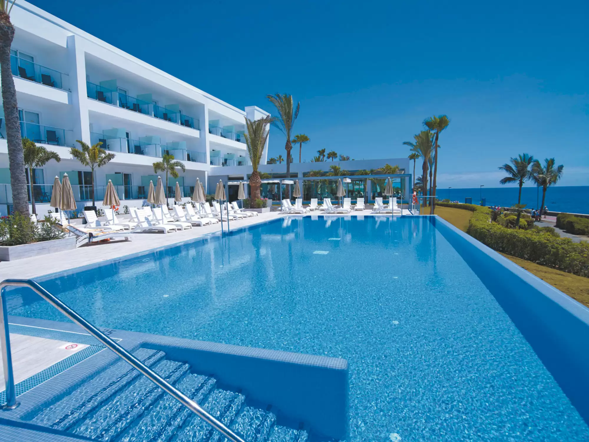 Colecția Swimming Pools